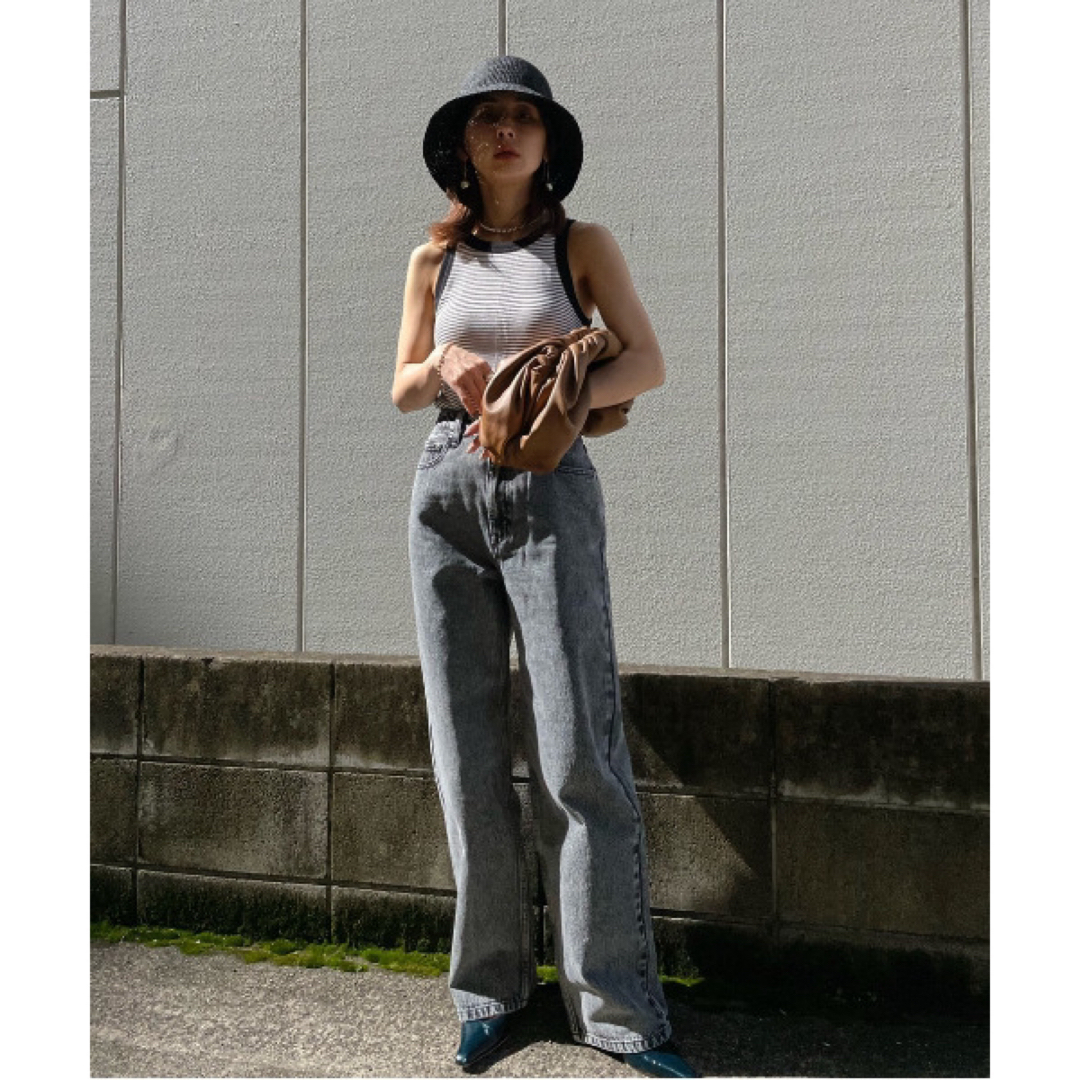 Ameri VINTAGE(アメリヴィンテージ)のMEDI MODERATELY STRAIGHT DENIM  25inch レディースのパンツ(デニム/ジーンズ)の商品写真