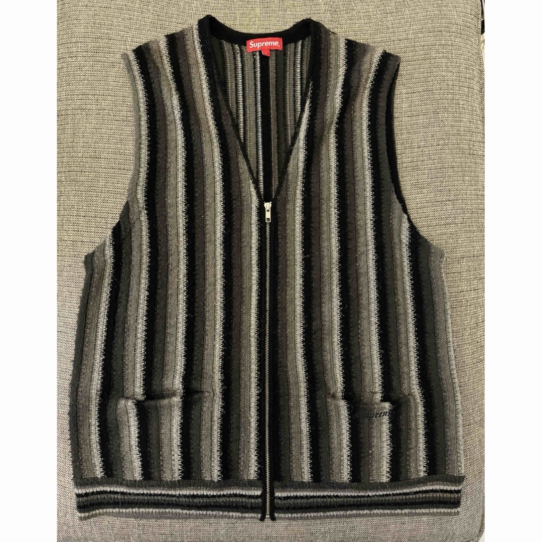 Supreme(シュプリーム)のSupreme Stripe Sweater Vest ニットベスト メンズのトップス(ベスト)の商品写真