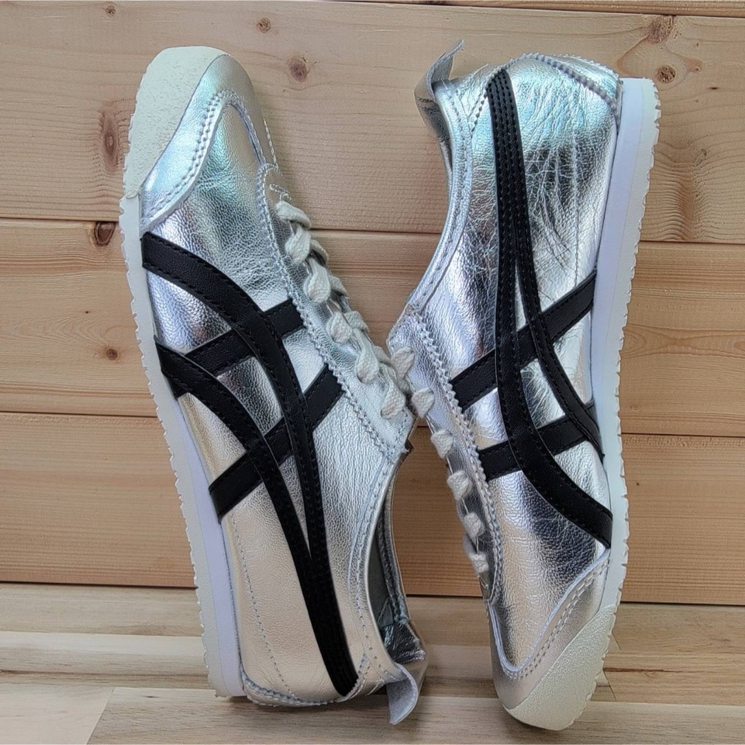 Onitsuka Tiger(オニツカタイガー)のオニツカタイガー メキシコ66 シルバー/ブラック 23.5㎝ レディースの靴/シューズ(スニーカー)の商品写真