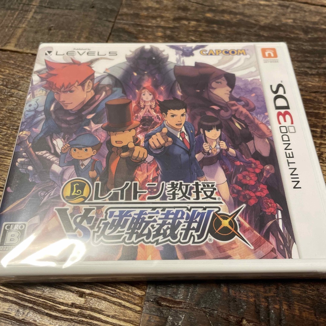 新品未開封　3DS レイトン教授VS逆転裁判 エンタメ/ホビーのゲームソフト/ゲーム機本体(携帯用ゲームソフト)の商品写真