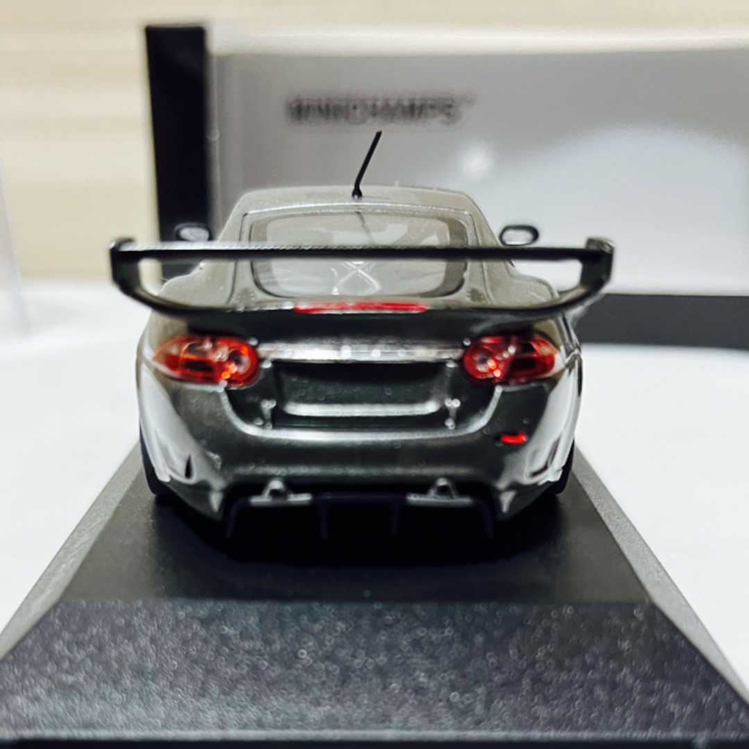 PMA(ピーエムエー)のPMA 1/43 JAGUAR XKR GT3 Street 2008 エンタメ/ホビーのおもちゃ/ぬいぐるみ(ミニカー)の商品写真