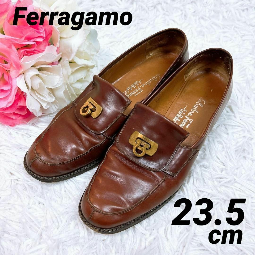 Salvatore Ferragamo(サルヴァトーレフェラガモ)の⑨23.5cm★サルヴァトーレフェラガモ ローファー ゴールドガンチーニ レザー レディースの靴/シューズ(ローファー/革靴)の商品写真