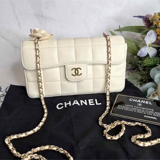 シャネル(CHANEL)のCHANEL シャネル【美品】カメリア チョコバー マトラッセ ショルダーバッグ(ショルダーバッグ)