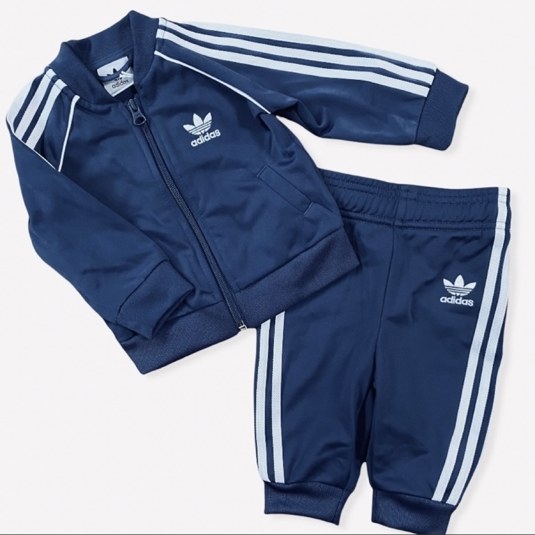 adidas(アディダス)の【ADIDAS】SUPERSTAR SUIT ベビー　ジャージ上下セット　6M キッズ/ベビー/マタニティのベビー服(~85cm)(トレーナー)の商品写真