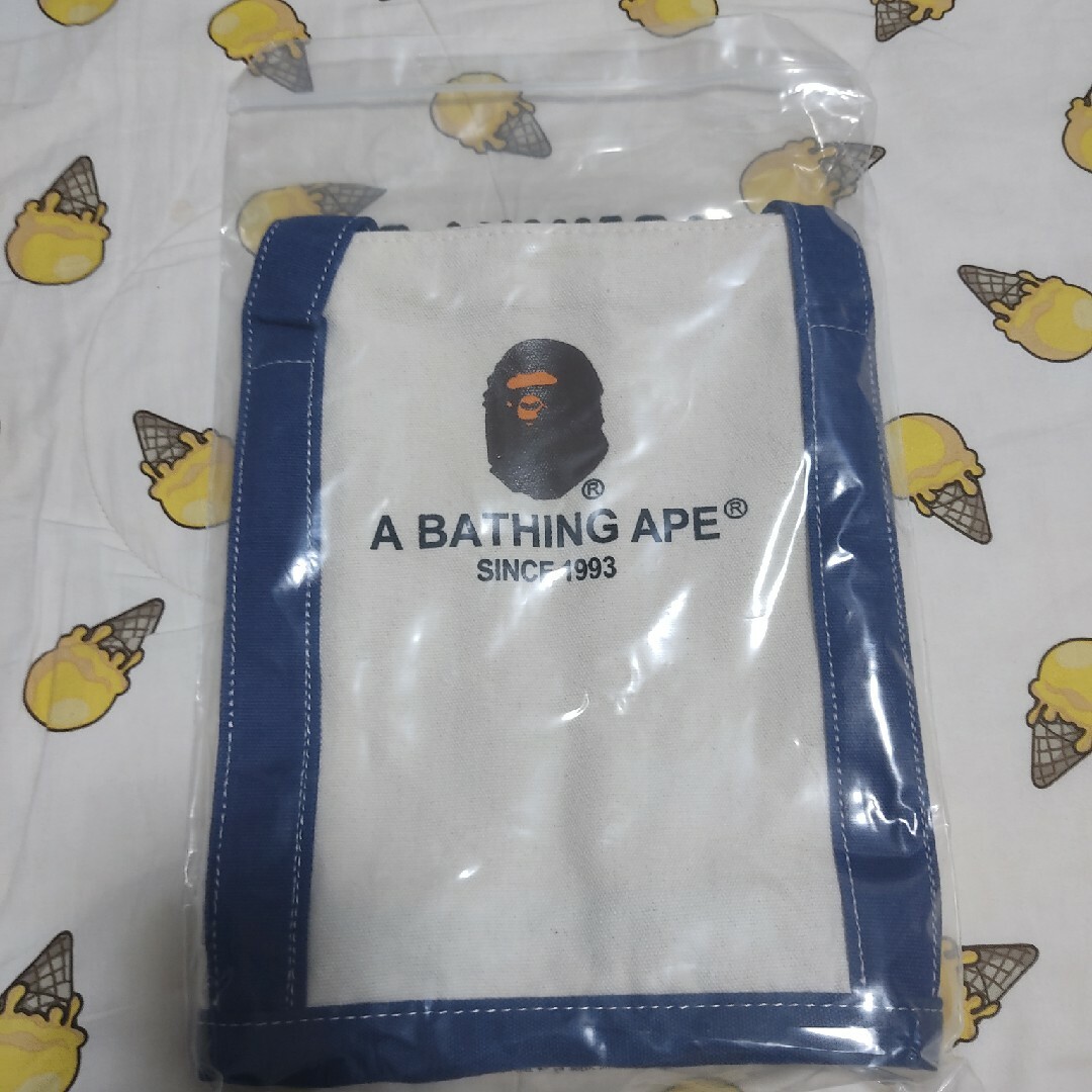 A BATHING APE(アベイシングエイプ)のA BATHING APE カレッジ ロゴ トートバッグ宝島社付録　新品未使用 メンズのバッグ(トートバッグ)の商品写真