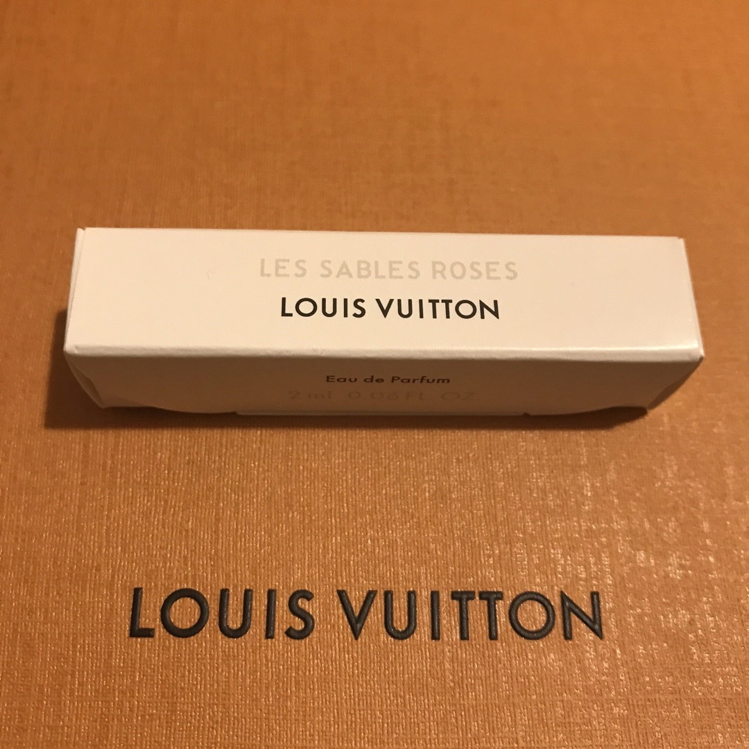 LOUIS VUITTON(ルイヴィトン)のLES SABLES ROSES(レ・サーブル・ローズ) コスメ/美容の香水(ユニセックス)の商品写真