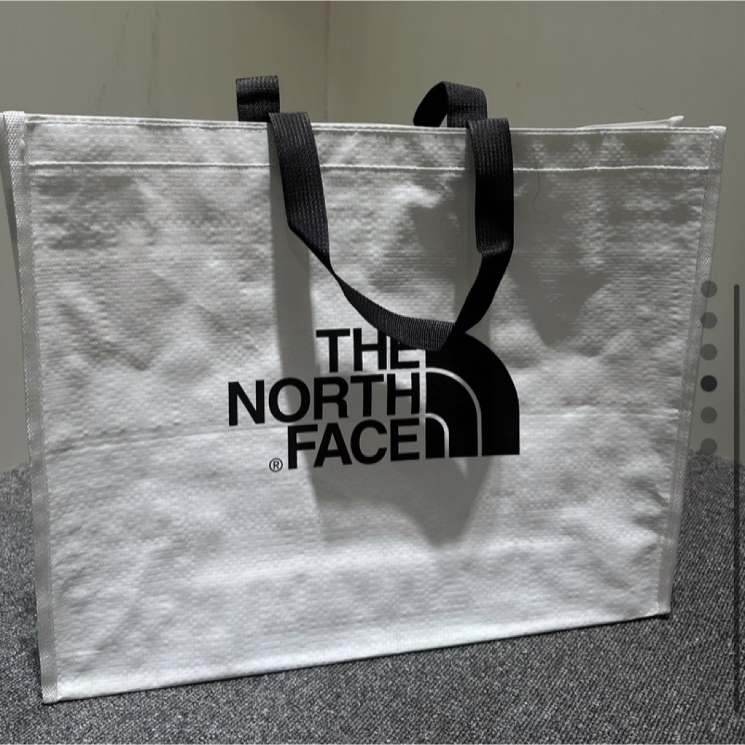 THE NORTH FACE(ザノースフェイス)のノースフェイス M ショッパー トート レディースのバッグ(トートバッグ)の商品写真