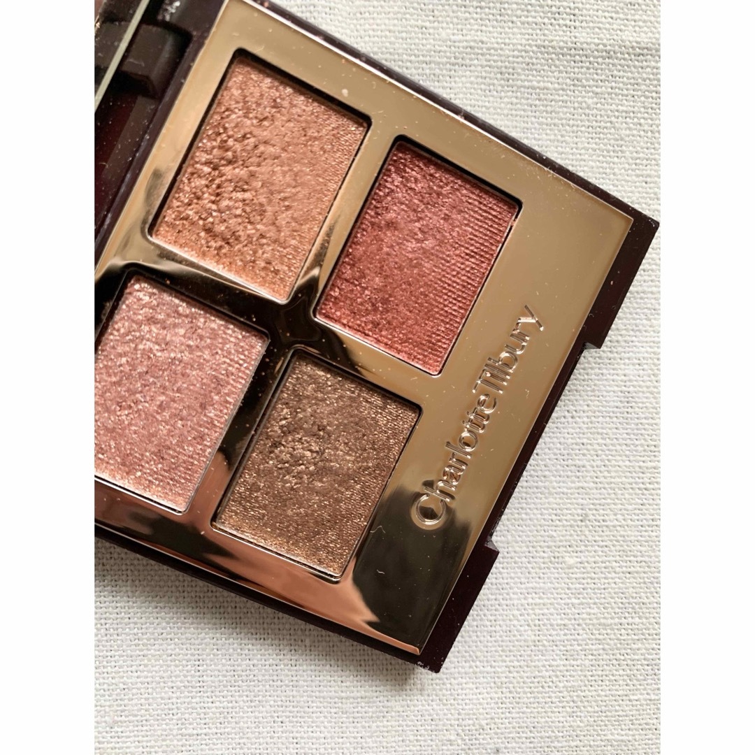 TOM FORD(トムフォード)のCharlotte Tilbury SUPERSONIC GIRL コスメ/美容のベースメイク/化粧品(アイシャドウ)の商品写真