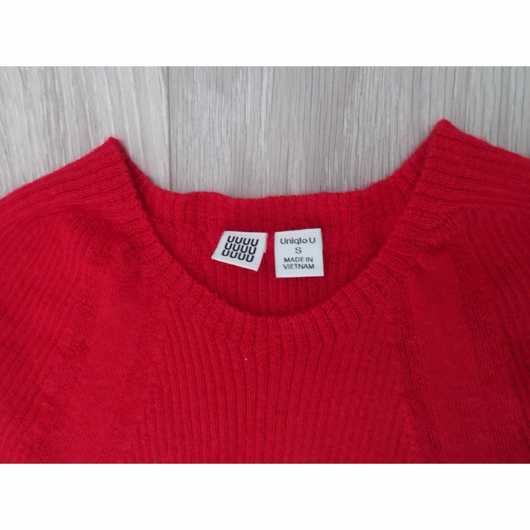 UNIQLO(ユニクロ)のユニクロ　ニット　Sサイズ　レディース　赤 レディースのトップス(ニット/セーター)の商品写真