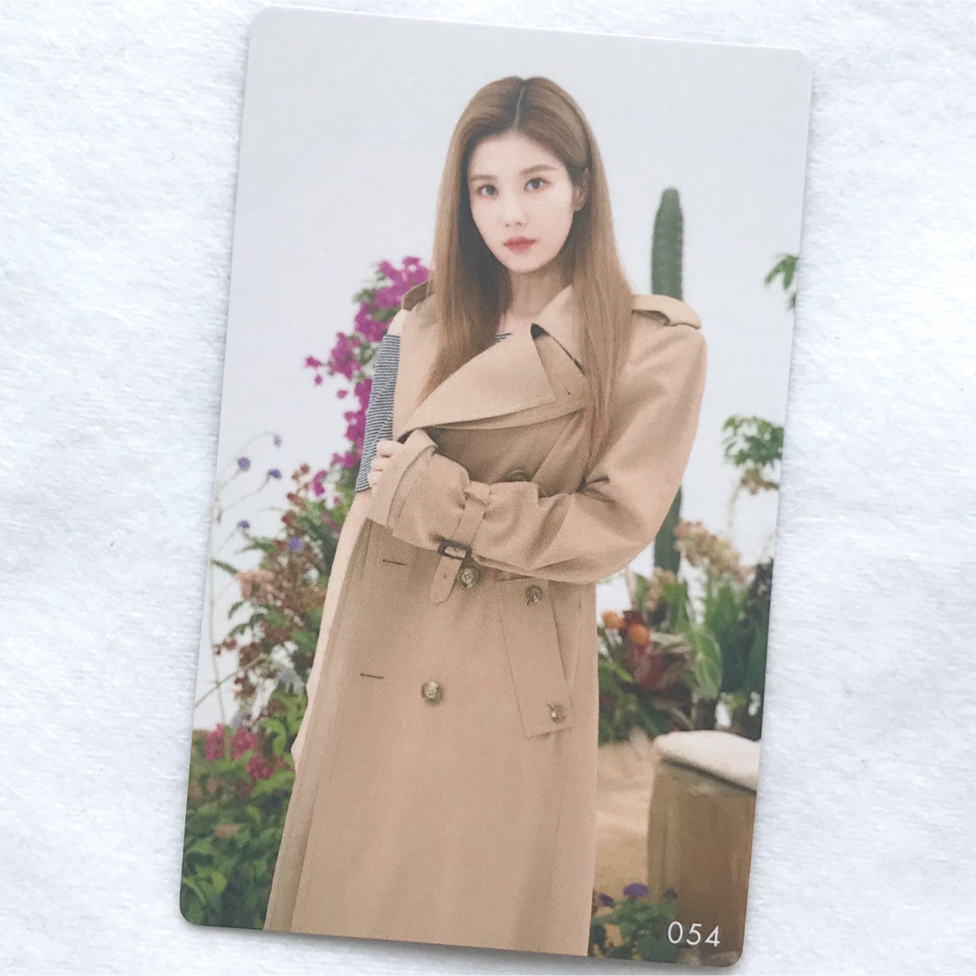 IZ*ONE(アイズワン)の【 54 ウンビ 】IZ*ONE Buenos Aires フォトカード エンタメ/ホビーのタレントグッズ(アイドルグッズ)の商品写真