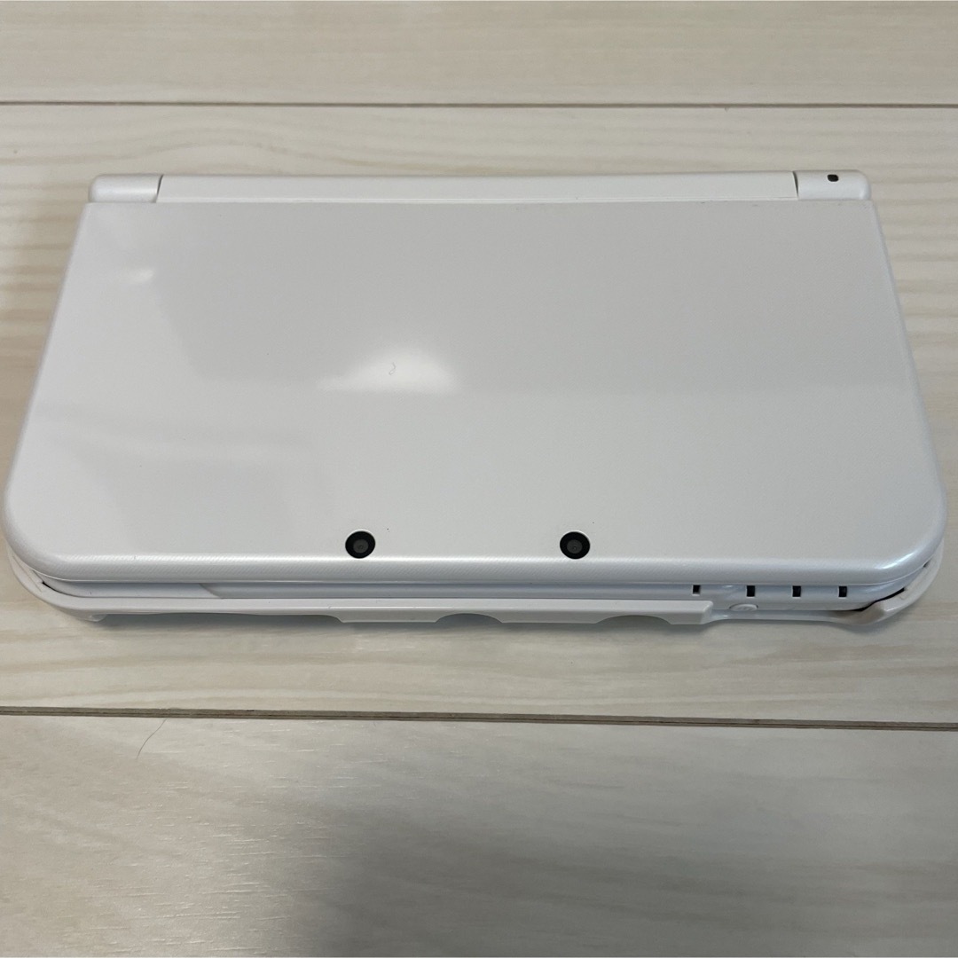 任天堂(ニンテンドウ)のNintendo 3DS  LL 本体 ホワイト エンタメ/ホビーのゲームソフト/ゲーム機本体(携帯用ゲーム機本体)の商品写真