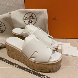 エルメス(Hermes)の新品未使用 エルメス エズ サンダル 付属品完備 白 36(サンダル)