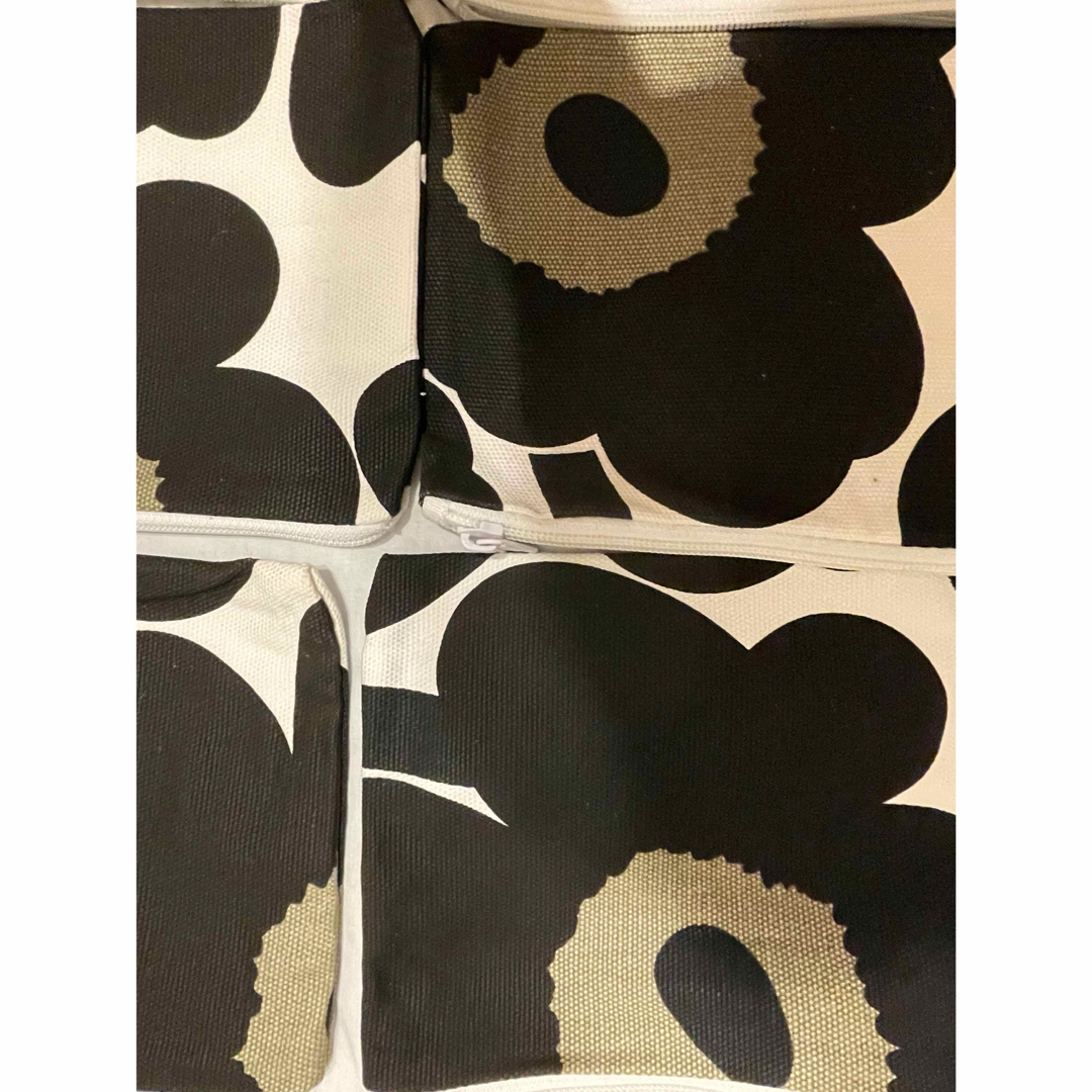 marimekko(マリメッコ)のマリメッコのメイクポーチ　marimekko赤　ピンク　紫　カーキ  ウニッコ花 レディースのファッション小物(ポーチ)の商品写真