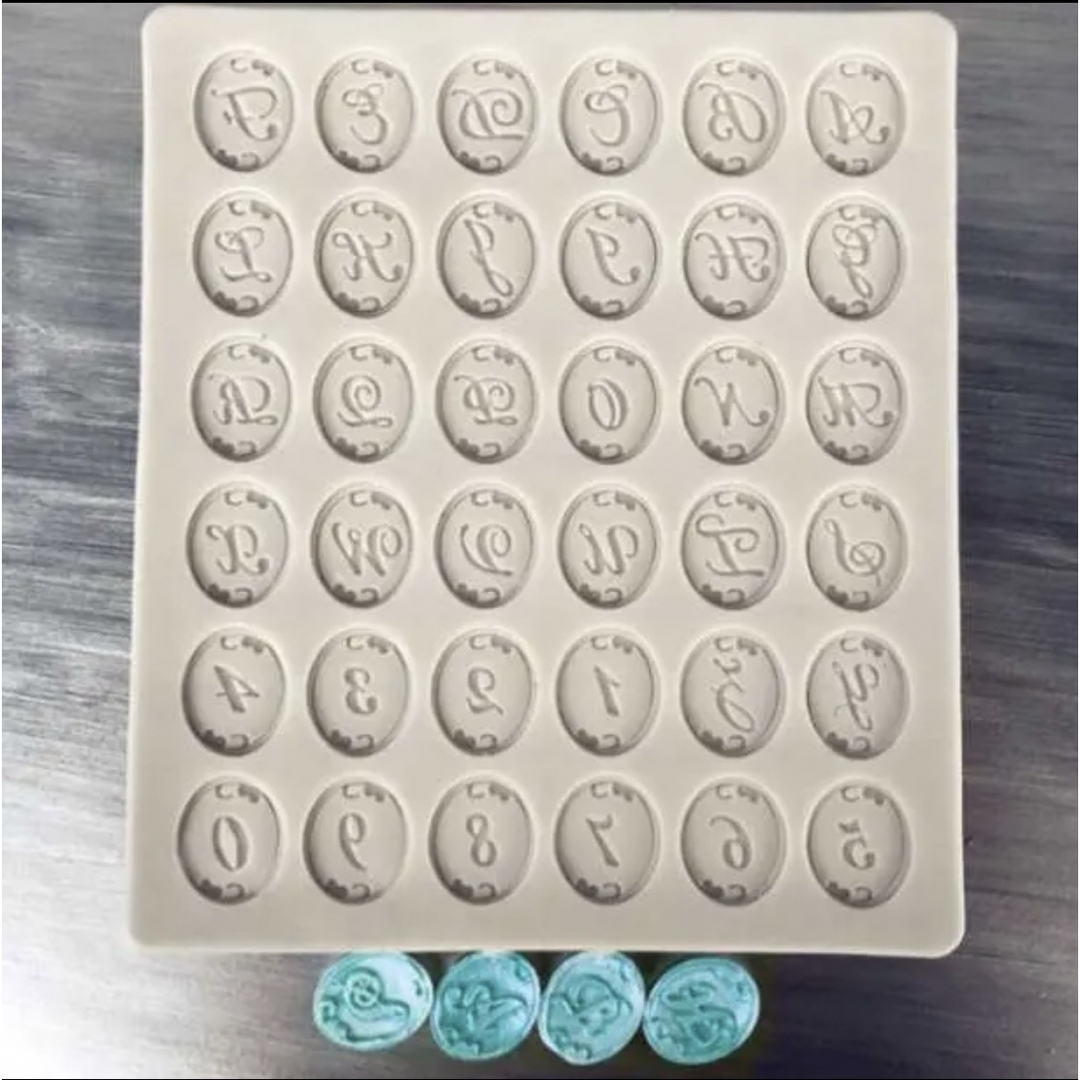 アンティーク調 アルファベット 数字 シリコンモールド コイン型 ハンドメイド ハンドメイドの素材/材料(型紙/パターン)の商品写真