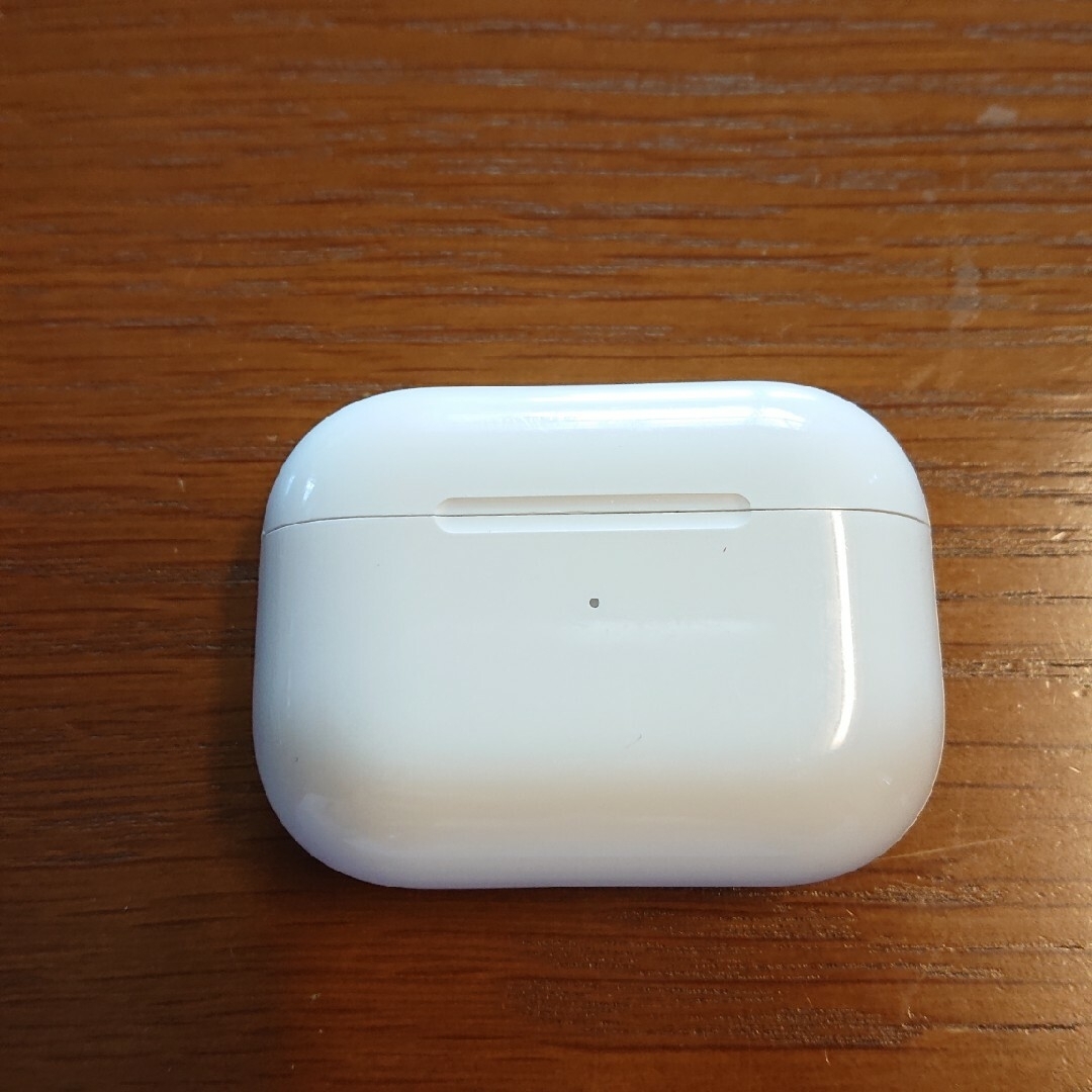 Apple(アップル)のApple Air pods プロ A2190  充電器ケース カバー スマホ/家電/カメラのオーディオ機器(ヘッドフォン/イヤフォン)の商品写真