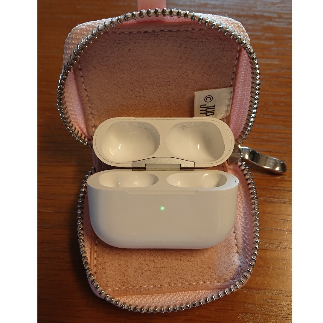 Apple(アップル)のApple Air pods プロ A2190  充電器ケース カバー スマホ/家電/カメラのオーディオ機器(ヘッドフォン/イヤフォン)の商品写真