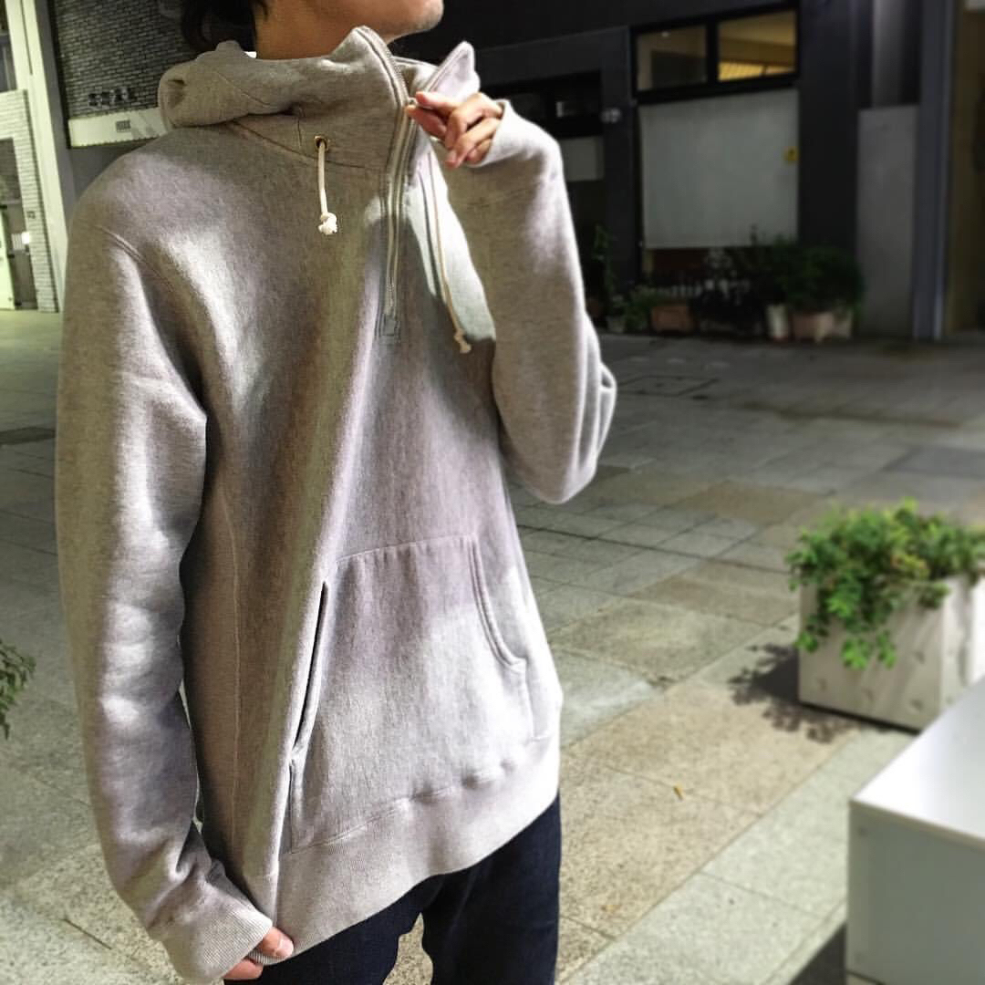 nonnative(ノンネイティブ)のnonnative DWELLER HOODED HALF ZIP SWEAT灰 メンズのトップス(パーカー)の商品写真