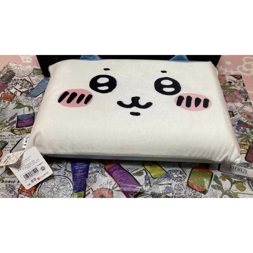 ちいかわ(チイカワ)のNo38 ちいかわ×Availアベイルコラボ【低反発まくら 約35×50cm】 インテリア/住まい/日用品の寝具(枕)の商品写真