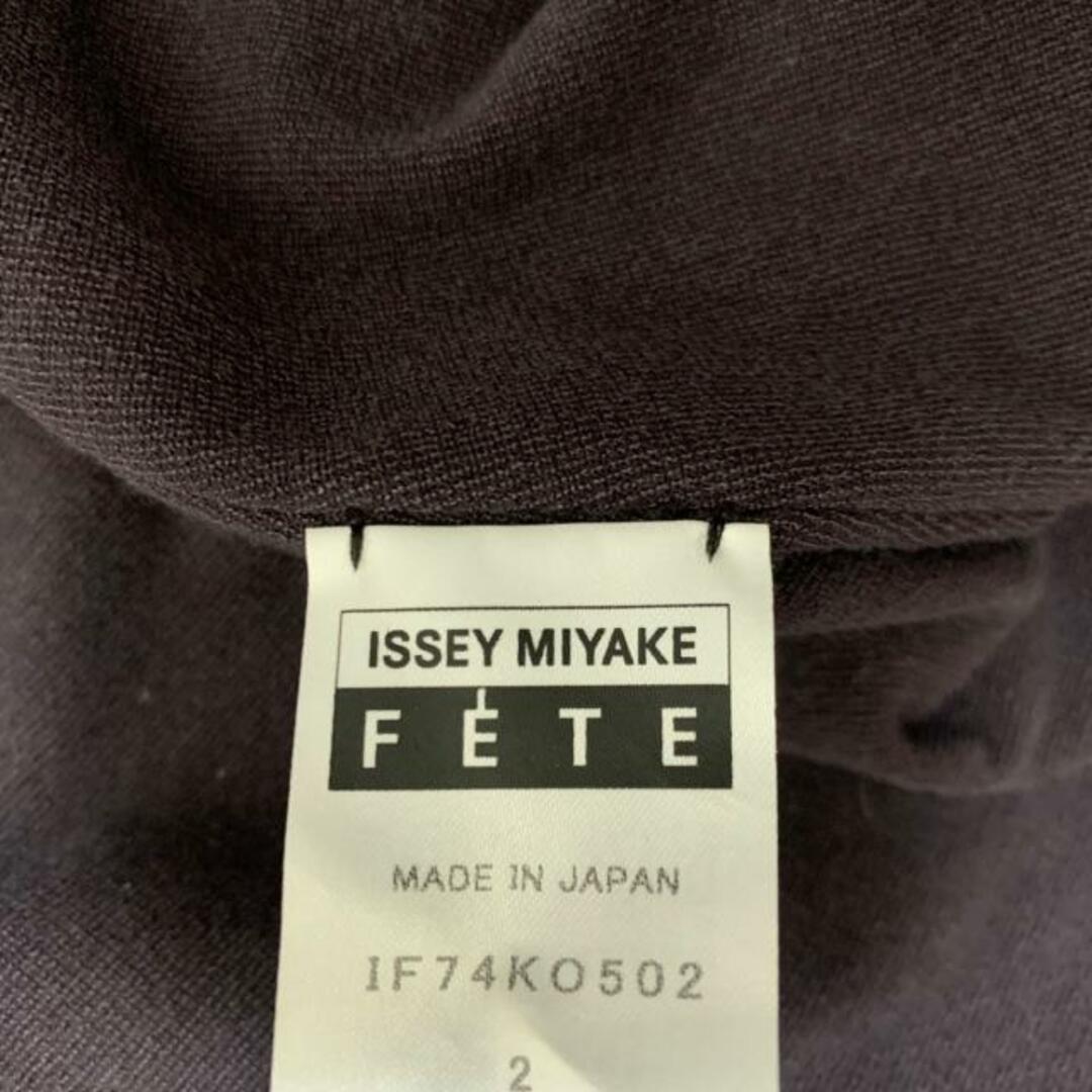 ISSEY MIYAKE(イッセイミヤケ)のISSEYMIYAKE(イッセイミヤケ) カーディガン サイズ2 M レディース美品  - ダークグレー 長袖/フリンジ/FETE/A.POC レディースのトップス(カーディガン)の商品写真