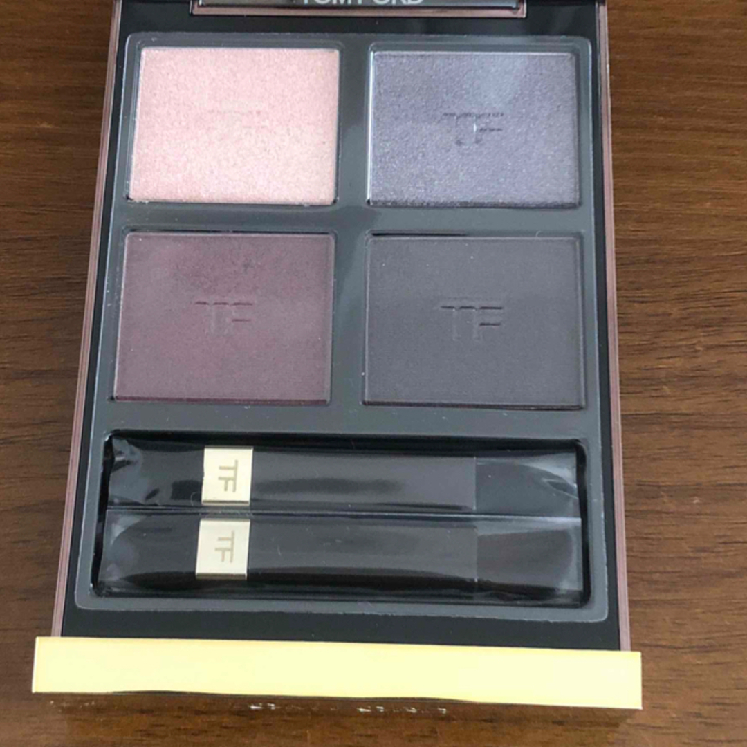 TOM FORD BEAUTY(トムフォードビューティ)のトムフォード アイシャドウ 39C バイオレット サテン コスメ/美容のベースメイク/化粧品(アイシャドウ)の商品写真