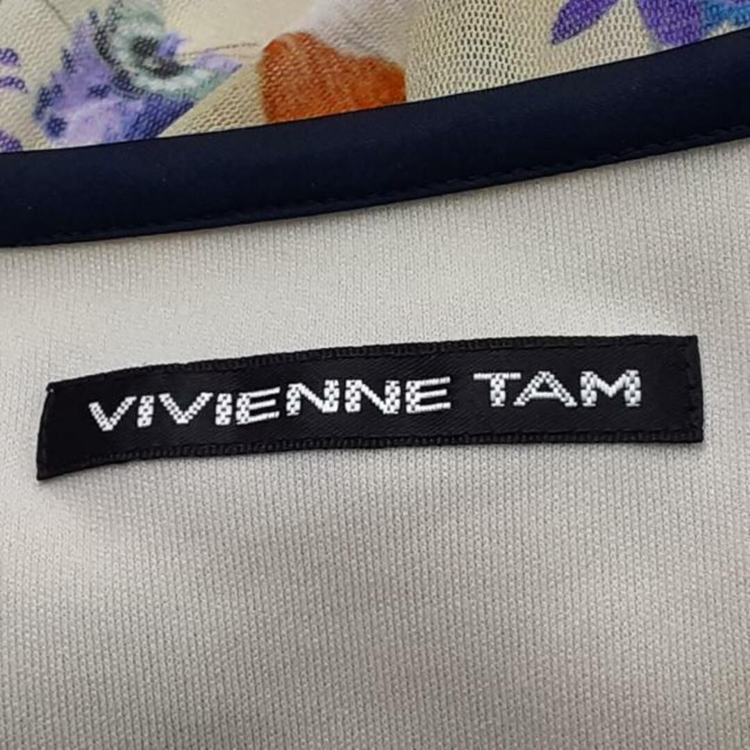 VIVIENNE TAM(ヴィヴィアンタム)のVIVIENNE TAM(ヴィヴィアンタム) ワンピース サイズ1 S レディース美品  - ライトイエロー×ダークネイビー×マルチ クルーネック/半袖/ひざ丈/花柄 レディースのワンピース(その他)の商品写真