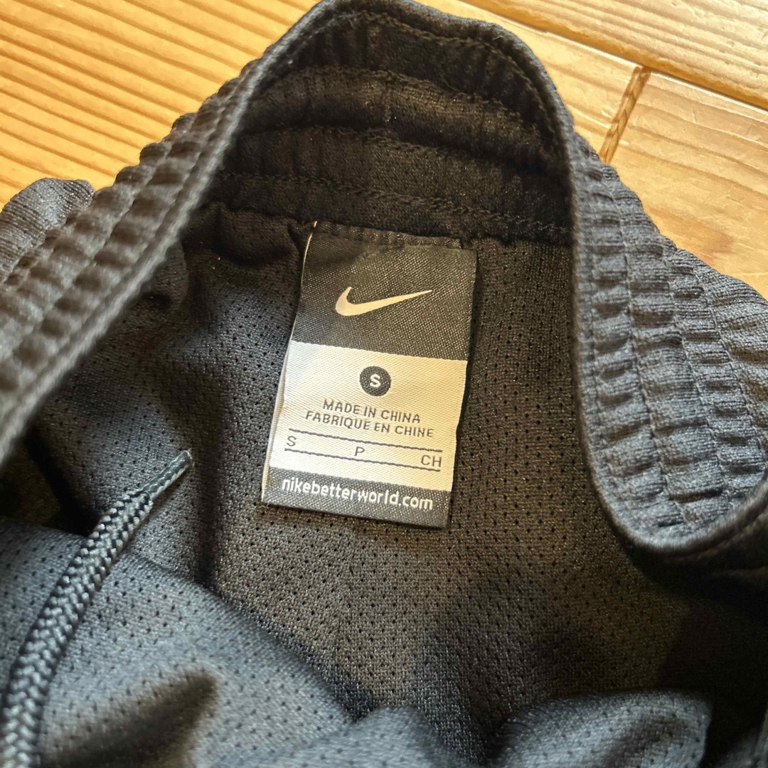 NIKE(ナイキ)のNIKE マンチェスターユナイテッド　ウインドブレーカー スポーツ/アウトドアのサッカー/フットサル(ウェア)の商品写真