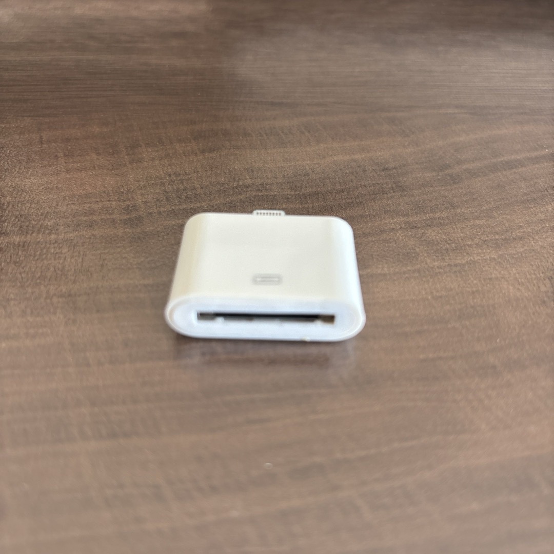 Apple(アップル)のApple Lightning - 30ピンアダプタ スマホ/家電/カメラのスマホアクセサリー(その他)の商品写真