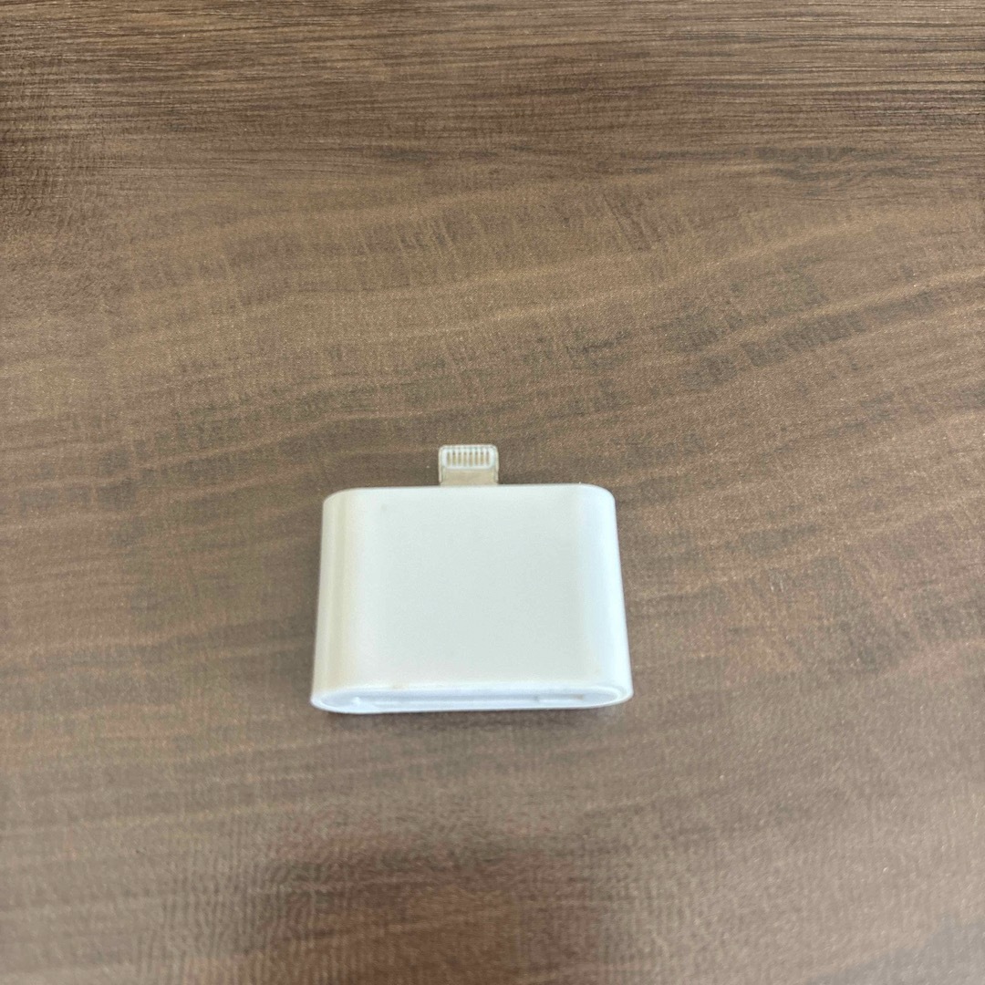 Apple(アップル)のApple Lightning - 30ピンアダプタ スマホ/家電/カメラのスマホアクセサリー(その他)の商品写真