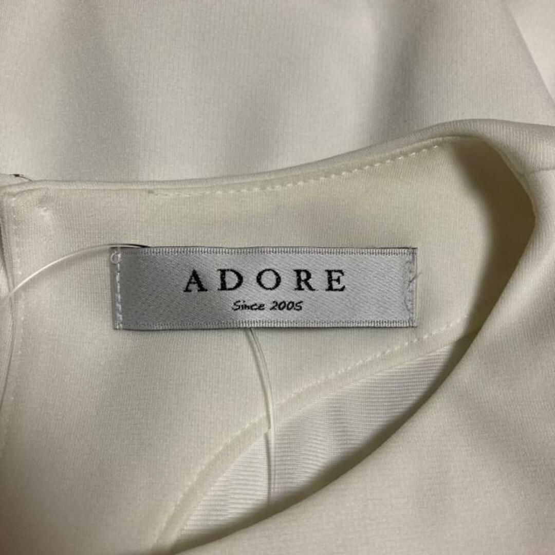 ADORE(アドーア)のADORE(アドーア) 半袖カットソー サイズ36 S レディース - 白 クルーネック レディースのトップス(カットソー(半袖/袖なし))の商品写真