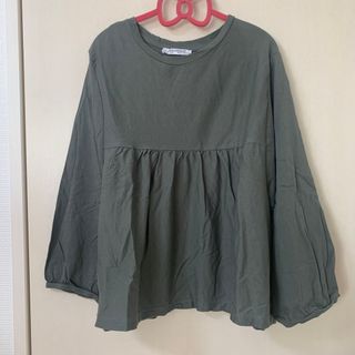 ザラ(ZARA)のZARA ぺプラム　トップス　M(カットソー(長袖/七分))