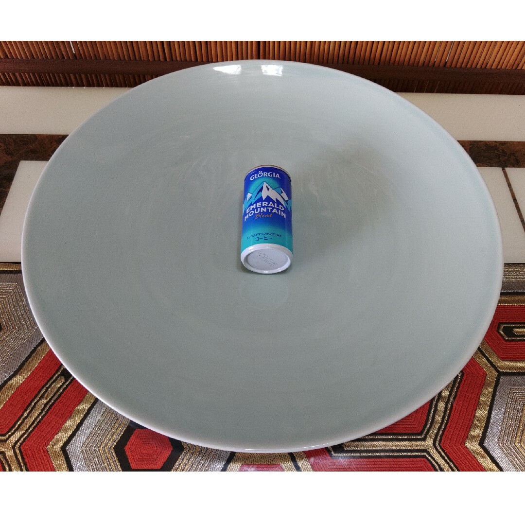 昭和レトロ大皿　淡い水色　直径約４６cm　古美術　かわいい巨大皿　超大皿　陶磁器 エンタメ/ホビーの美術品/アンティーク(陶芸)の商品写真