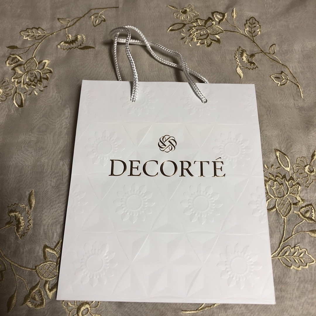 COSME DECORTE(コスメデコルテ)のショッパー　紙袋　コスメデコルテ レディースのバッグ(ショップ袋)の商品写真