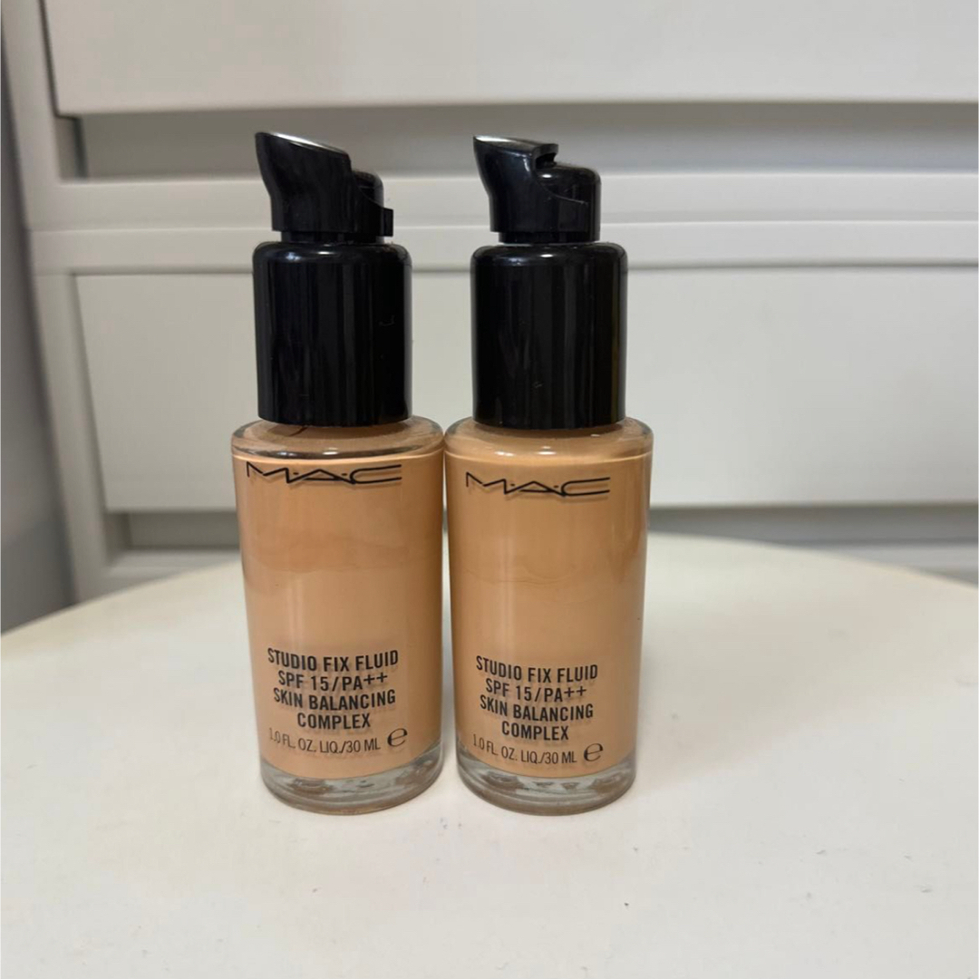 MAC(マック)のMAC スタジオ フィックス フルイド NC20 NC25 2点セット コスメ/美容のベースメイク/化粧品(ファンデーション)の商品写真