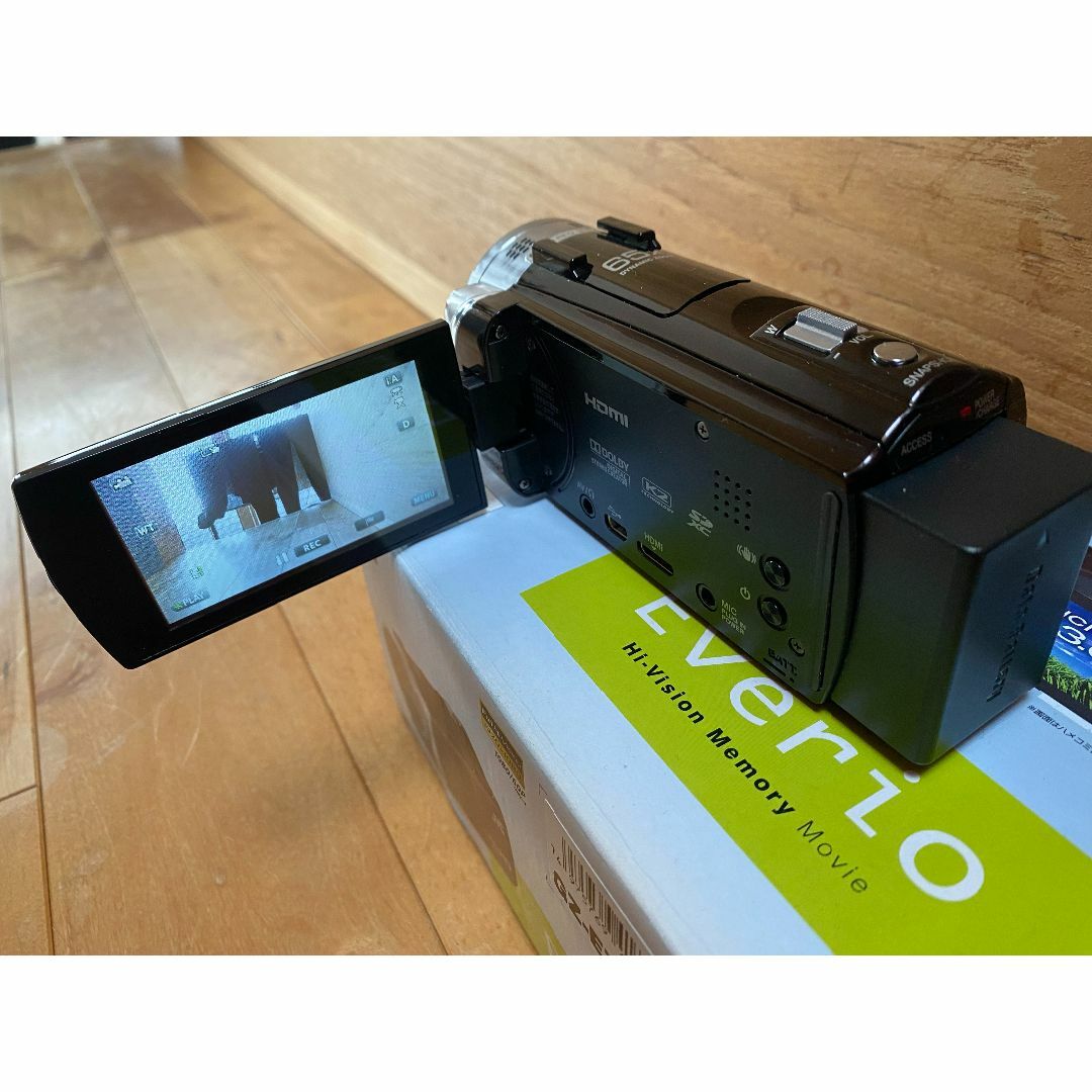 KENWOOD(ケンウッド)のハイビジョンメモリービデオカメラ　JVC GZ-E765 スマホ/家電/カメラのカメラ(ビデオカメラ)の商品写真