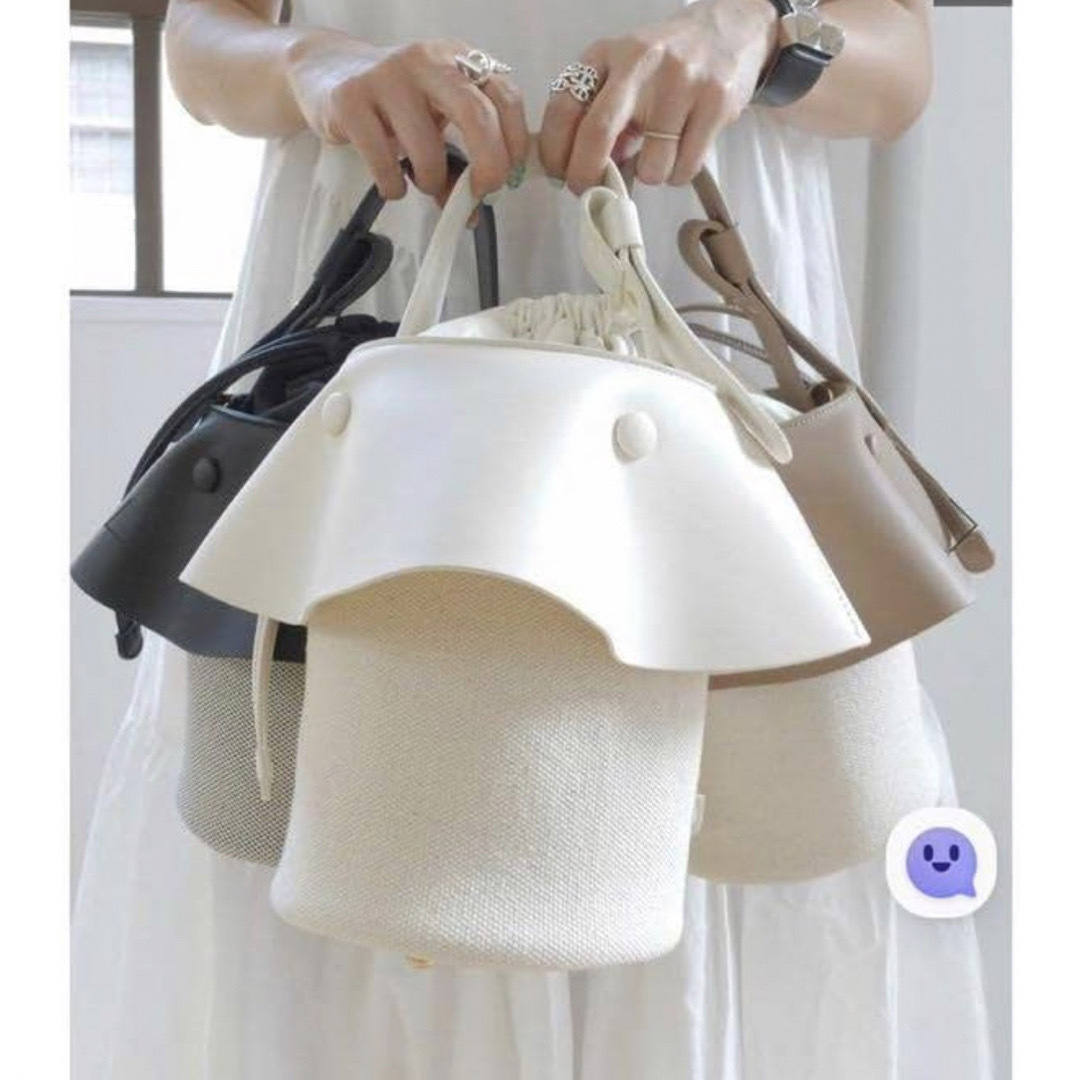 Donoban(ドノバン)の美品　ドノバン アキロン コラボ フリルキャンバスバッグ レディースのバッグ(ショルダーバッグ)の商品写真