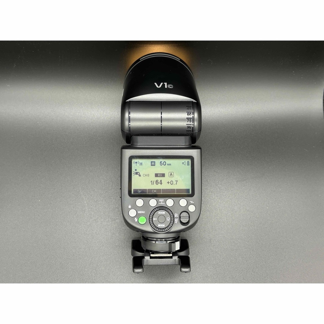 〈中古超美品〉キヤノン用GODOX V1c ラウンド形ストロボ スマホ/家電/カメラのカメラ(ストロボ/照明)の商品写真