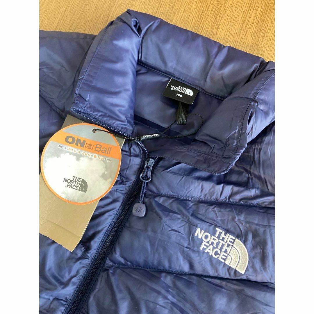 THE NORTH FACE(ザノースフェイス)の新品⭐️ノースフェイス　キッズ　ダウンベスト　ネイビー　140 韓国限定 キッズ/ベビー/マタニティのキッズ服男の子用(90cm~)(ジャケット/上着)の商品写真