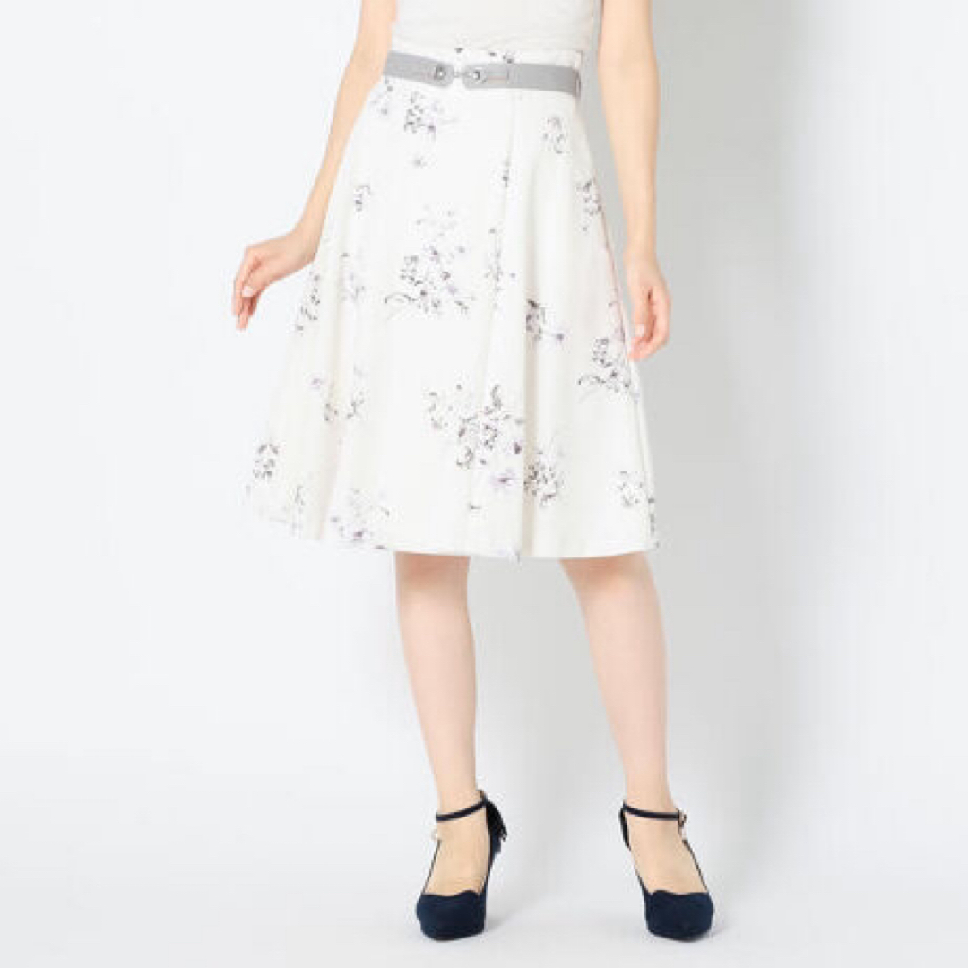 MISCH MASCH(ミッシュマッシュ)のミッシュマッシュ ビットベルト付き花柄スカート レディースのスカート(ひざ丈スカート)の商品写真