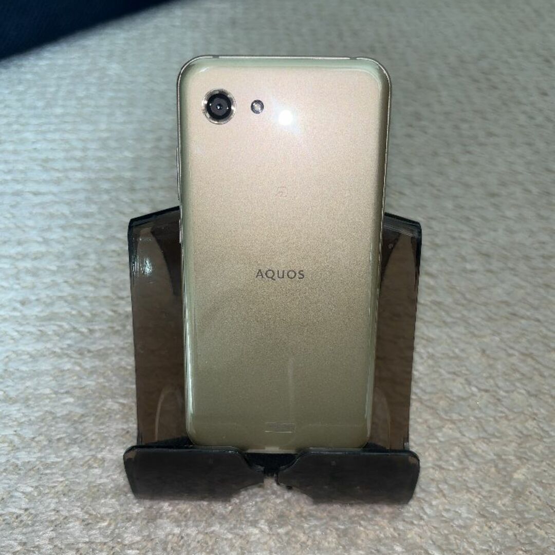 Softbank(ソフトバンク)のAQUOS R compact/701SH スマホ/家電/カメラのスマートフォン/携帯電話(スマートフォン本体)の商品写真