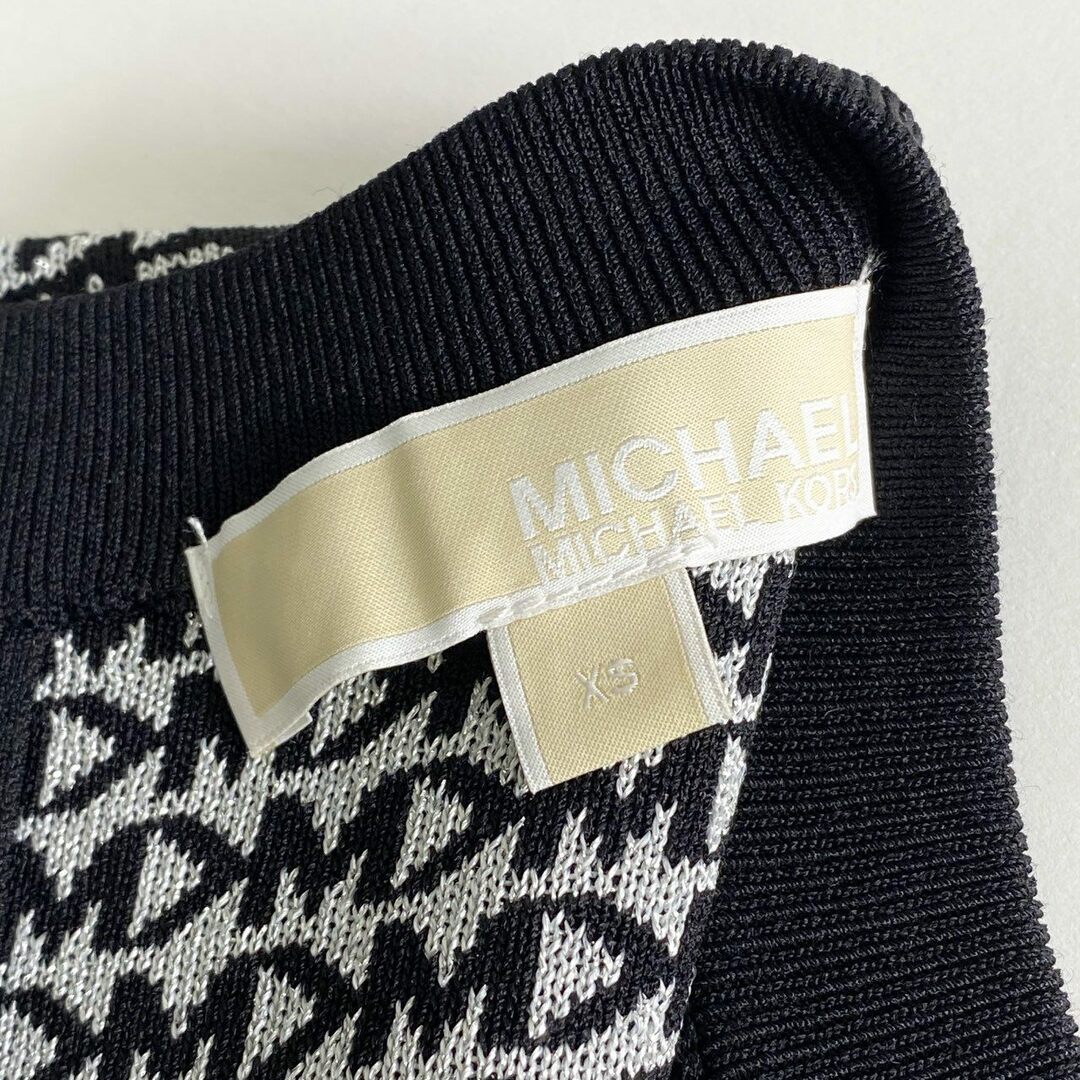 Michael Kors(マイケルコース)の39c20 《美品》 MICHAEL KORS マイケルコース LOGO JACQUARD DRESS ジャガードドレス ワンピース XS シルバー ブラック ラメ レディースのワンピース(ひざ丈ワンピース)の商品写真