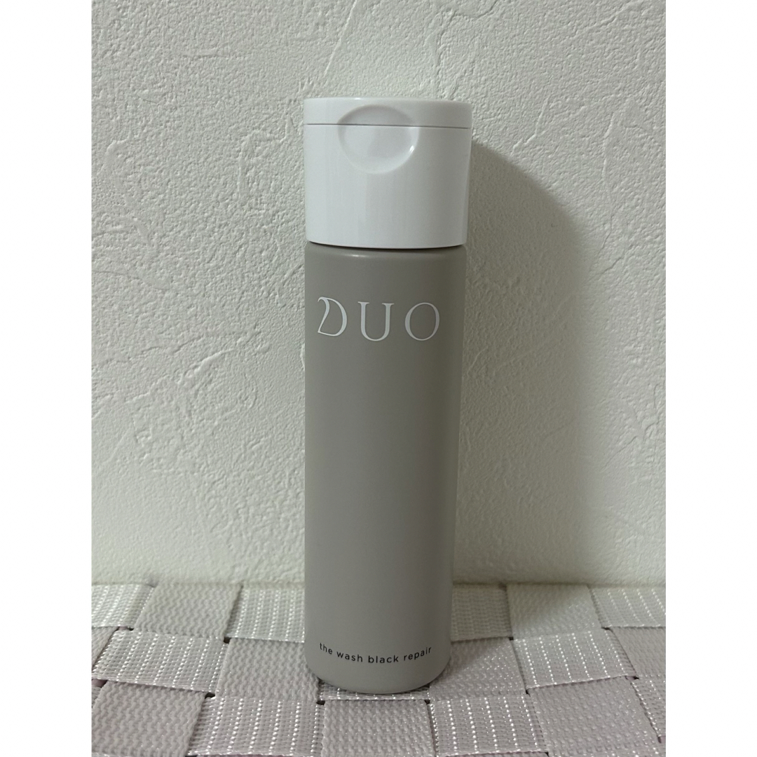 DUO(デュオ)のDUO ザ ウォッシュブラックR 洗顔パウダー コスメ/美容のスキンケア/基礎化粧品(洗顔料)の商品写真