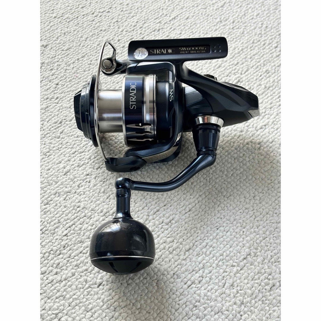 SHIMANO(シマノ)の042477 シマノ 20 ストラディックSW 6000XG SHIMANO スポーツ/アウトドアのフィッシング(リール)の商品写真