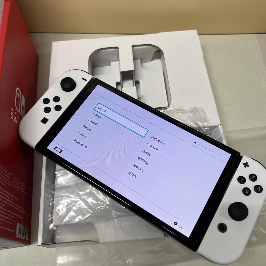 Nintendo Switch(ニンテンドースイッチ)のNintendo Switch 有機ELモデル Joy-Con(L)/(R) ホ エンタメ/ホビーのゲームソフト/ゲーム機本体(家庭用ゲーム機本体)の商品写真
