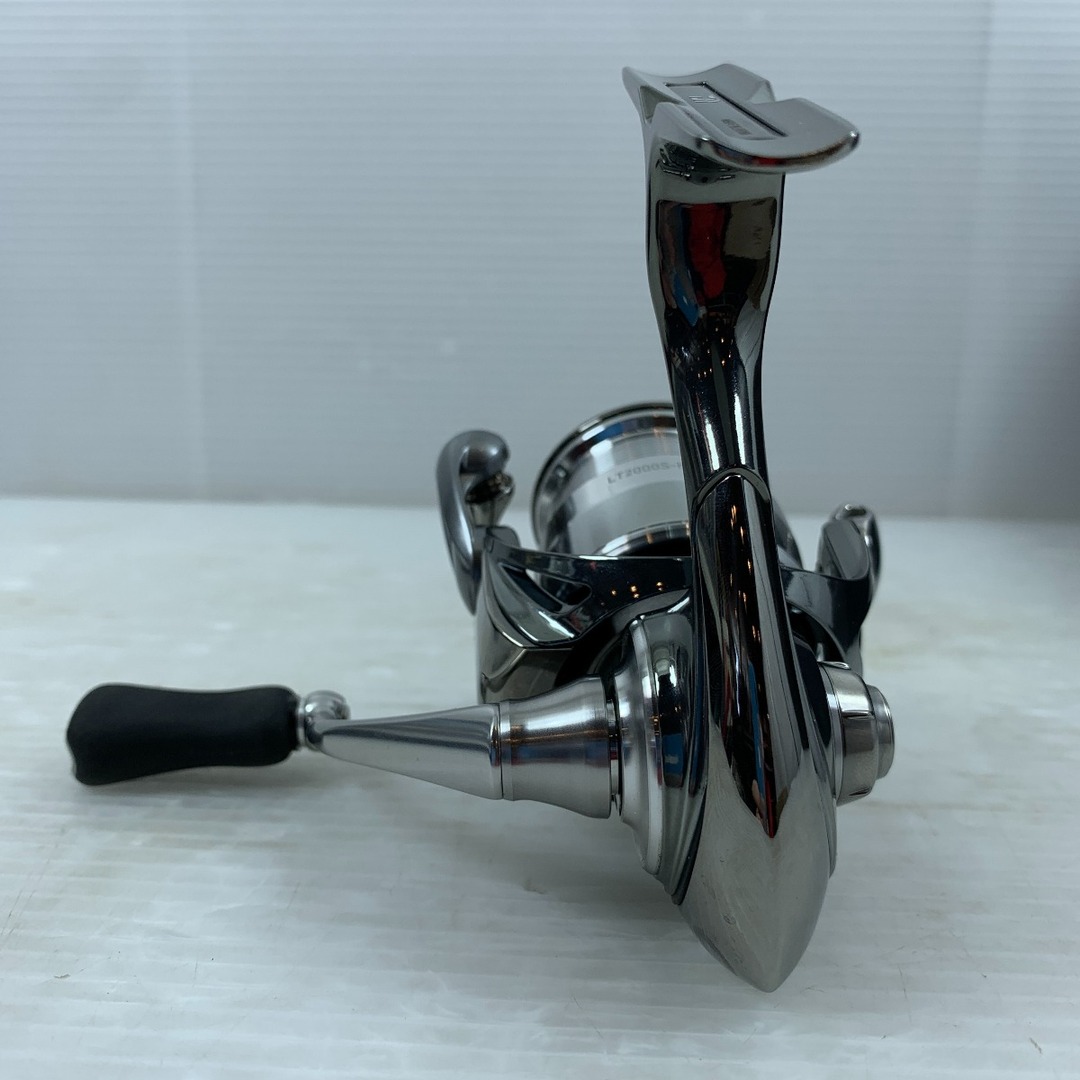 DAIWA(ダイワ)のττDAIWA ダイワ リール スピニングリール 箱付 22イグジスト LT2000S-H 109386 スポーツ/アウトドアのフィッシング(リール)の商品写真