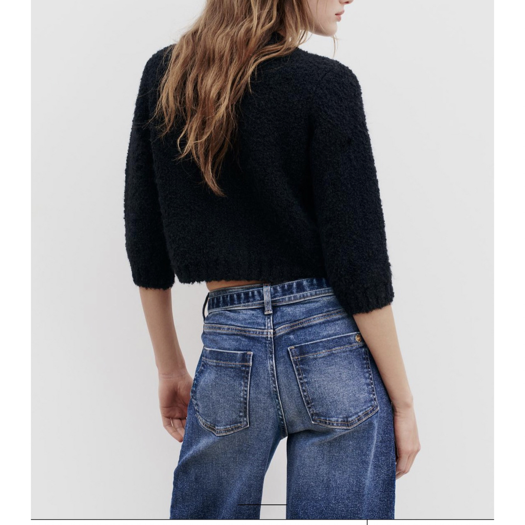 ZARA(ザラ)のZARAザラ　ゴールドボタンニットカーディガン レディースのトップス(カーディガン)の商品写真