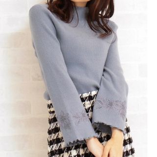 プロポーションボディドレッシング(PROPORTION BODY DRESSING)の【未使用】袖フレアフラワー刺繍ニット/プロポーションドレッシング(ニット/セーター)