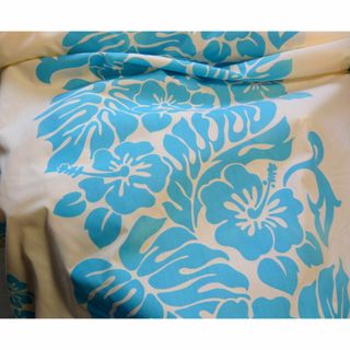 HAWAIIAN FABRIC 幅1100㎜ ブルーX ホワイト(生地/糸)