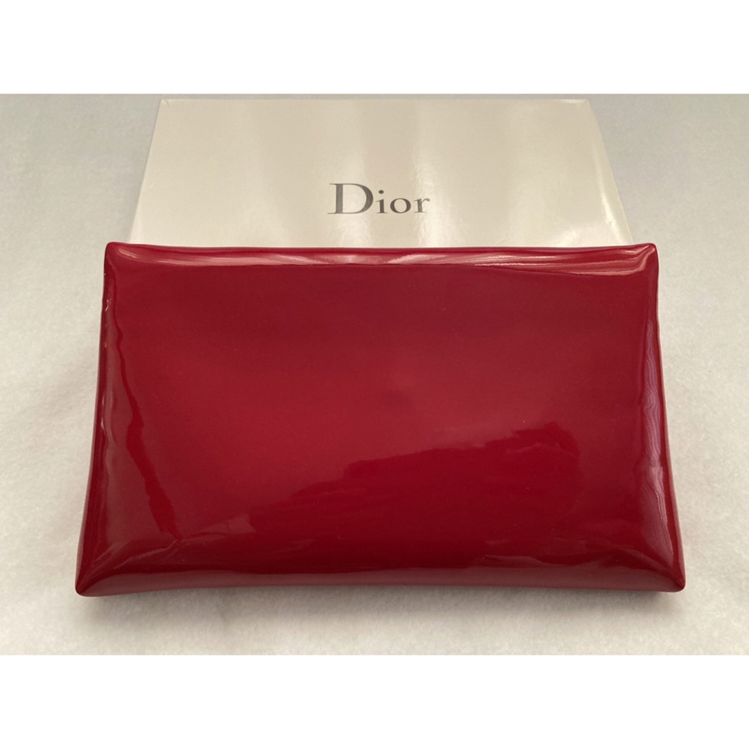 Dior(ディオール)の【Dior】ノベルティ スタッズエナメルポーチ レッド 【新品未使用】 レディースのファッション小物(ポーチ)の商品写真