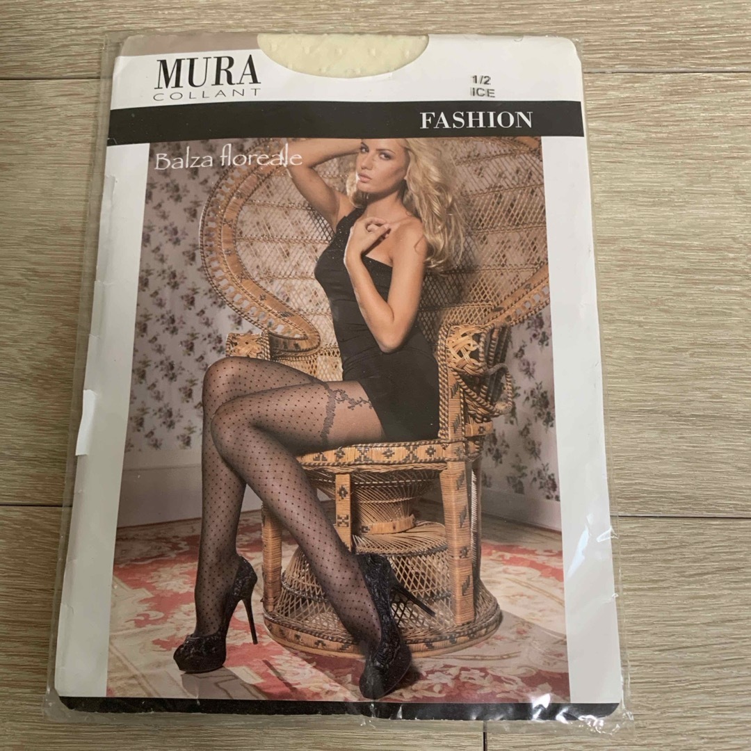 LA PERLA(ラペルラ)のイタリア　パンスト　アイボリー　ドット レディースのレッグウェア(タイツ/ストッキング)の商品写真