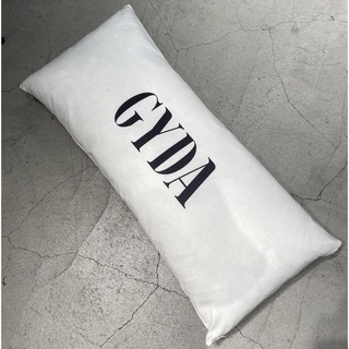 GYDA - GYDA ノベルティ　SLEEPY BUNNY BIG クッション　枕